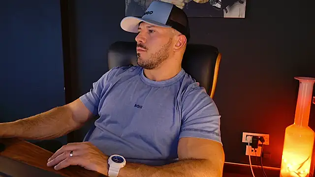 Snapshot of AngeloEric chatting on 29, 10, 2025 AngeloEric online show from 29, 10, 2025