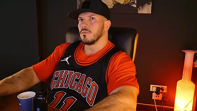 Snapshot of AngeloEric chatting on 11, 11, 2025 AngeloEric online show from 11, 11, 2025