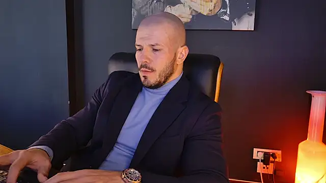 Snapshot of AngeloEric chatting on 24, 11, 2025 AngeloEric online show from 24, 11, 2025