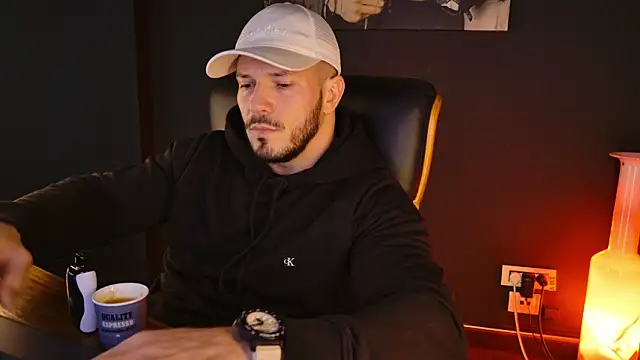 Snapshot of AngeloEric chatting on 5, 12, 2025 AngeloEric online show from 5, 12, 2025