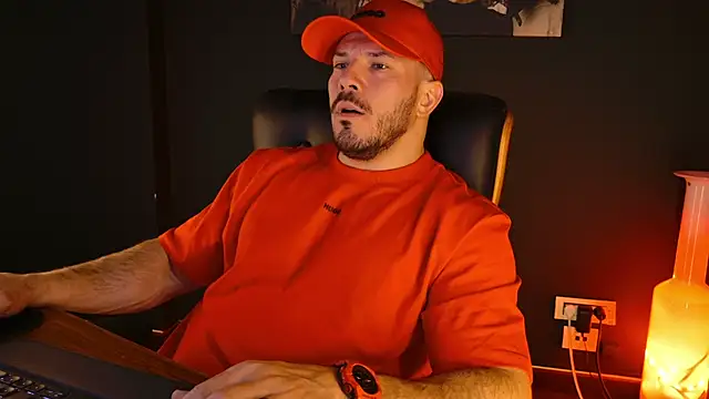 Snapshot of AngeloEric chatting on 14, 12, 2025 AngeloEric online show from 14, 12, 2025