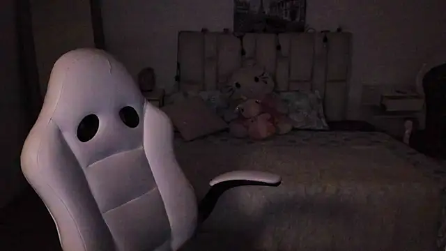 Snapshot of zoe_turnner_18 chatting on 16, 11, 2025 zoe turnner 18 online show from 16, 11, 2025