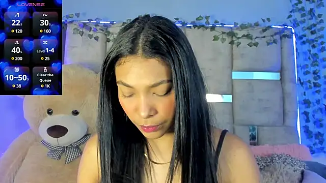 KarolRojas  online show from 17, 2, 2025
