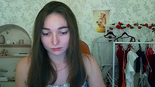  Barbie Kiss  online show from 9, 11, 2025