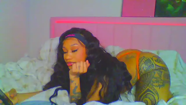 Snapshot of XenaIsland chatting on 14, 10, 2025 XenaIsland online show from 14, 10, 2025