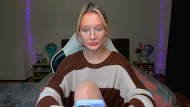 DearLia online show from 8, 10, 2025
