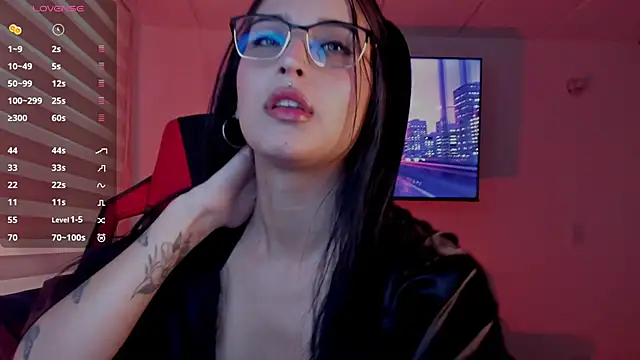 Charlotte greys online show from 8, 10, 2025