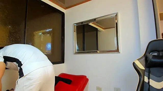 julian wallace online show from 4, 2, 2026