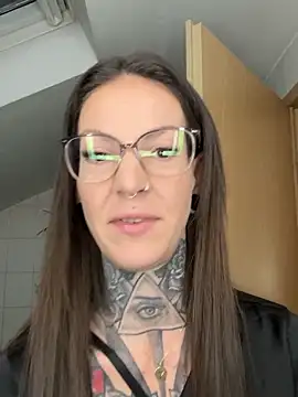 BrownieyQueen online show from 7, 11, 2025