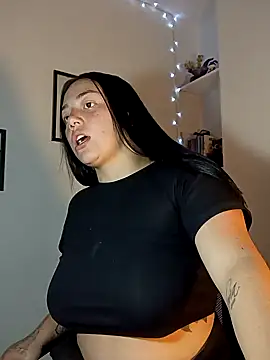 Snapshot of helena_smith chatting on 5, 2, 2025 helena smith online show from 5, 2, 2025