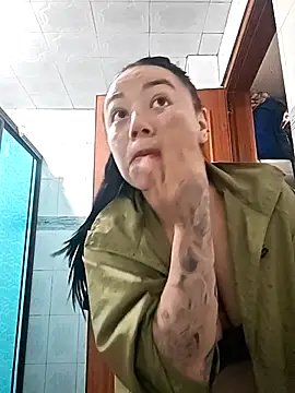 Snapshot of helena_smith chatting on 22, 10, 2025 helena smith online show from 22, 10, 2025