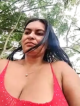Snapshot of Horny-Mommy-Dirty chatting on 6, 3, 2025 Horny-Mommy-Dirty online show from 6, 3, 2025