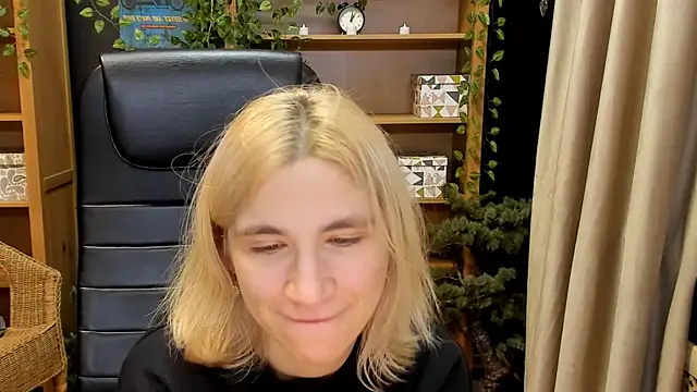 Moon13152 online show from 23, 12, 2024