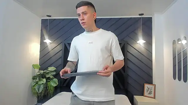 Yeiko Romero  online show from 31, 1, 2025