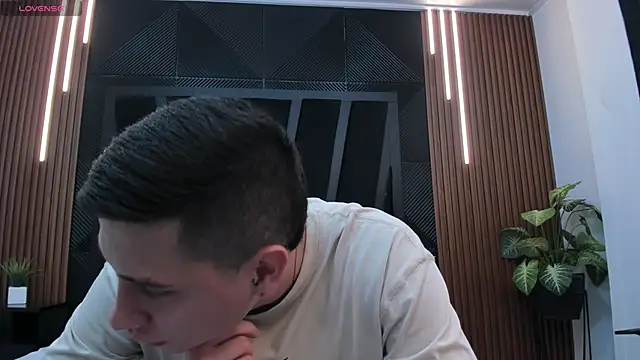 Yeiko Romero  online show from 5, 3, 2025