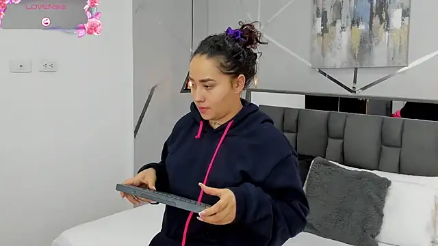 Ayla martinez online show from 30, 1, 2025