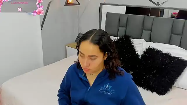 Ayla martinez online show from 4, 2, 2025