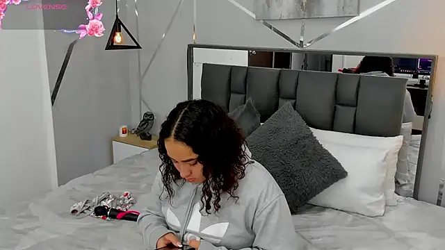 Ayla martinez online show from 28, 2, 2025