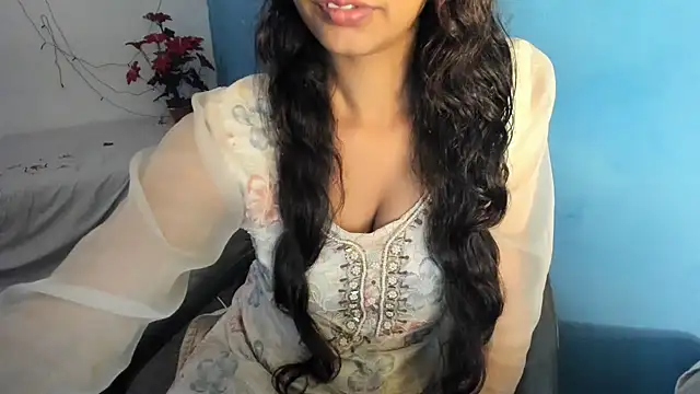 Snapshot of aarjulove chatting on 29, 10, 2025 aarjulove online show from 29, 10, 2025