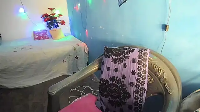 Snapshot of aarjulove chatting on 5, 11, 2025 aarjulove online show from 5, 11, 2025