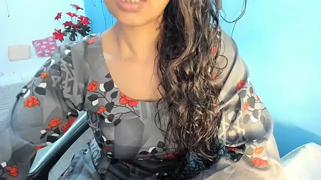 Snapshot of aarjulove chatting on 13, 11, 2025 aarjulove online show from 13, 11, 2025