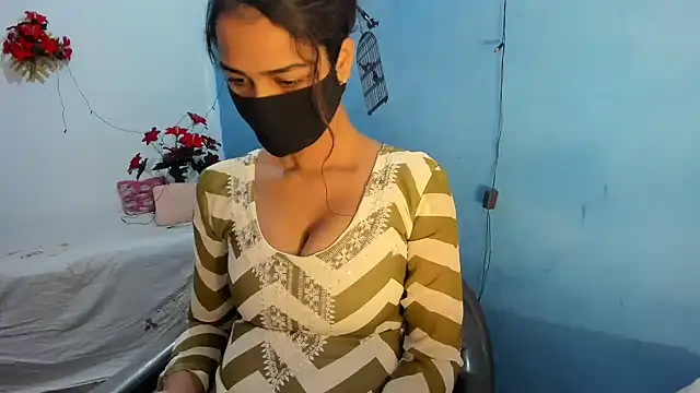 Snapshot of aarjulove chatting on 14, 11, 2025 aarjulove online show from 14, 11, 2025