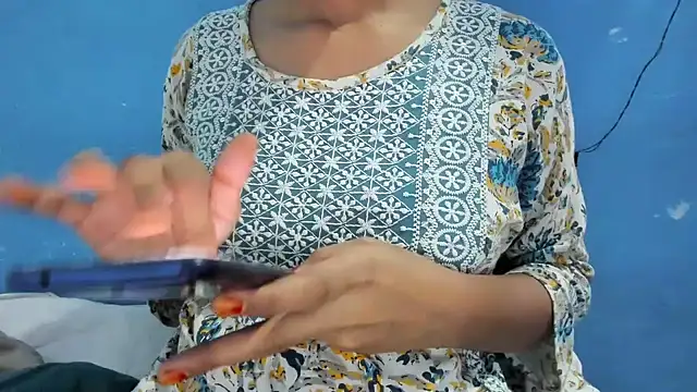 Snapshot of aarjulove chatting on 17, 11, 2025 aarjulove online show from 17, 11, 2025