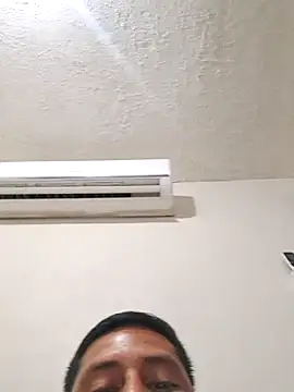 Snapshot of littleboyhot95 chatting on 15, 9, 2025 littleboyhot95 online show from 15, 9, 2025