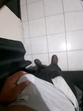 Snapshot of littleboyhot95 chatting on 18, 9, 2025 littleboyhot95 online show from 18, 9, 2025