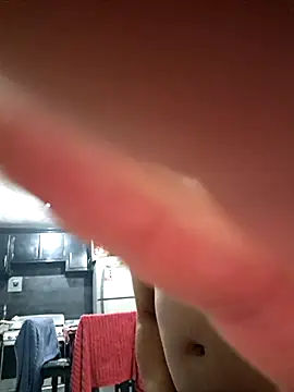 Snapshot of littleboyhot95 chatting on 4, 10, 2025 littleboyhot95 online show from 4, 10, 2025