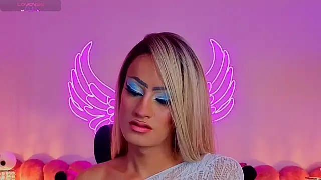 Snapshot of _scarletmoore chatting on 25, 10, 2025 scarletmoore online show from 25, 10, 2025