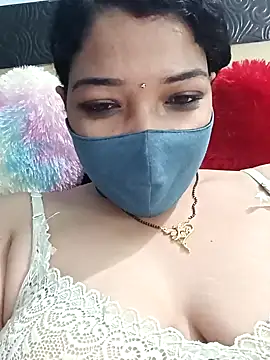 Cute-Raashii online show from 5, 1, 2025