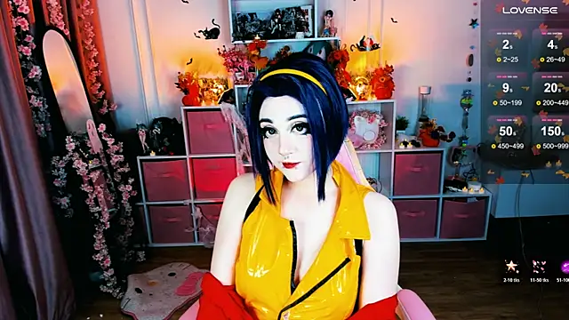 Snapshot of Aki__Ra chatting on 23, 10, 2025 Aki  Ra online show from 23, 10, 2025