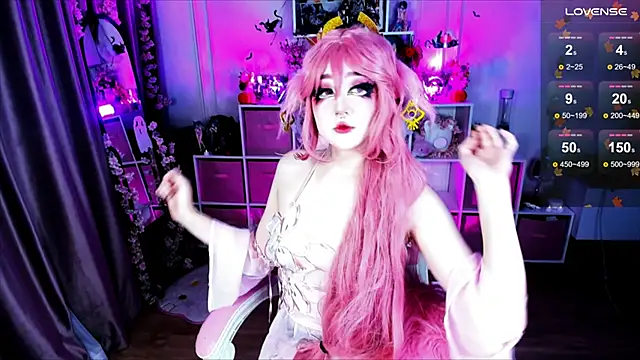 Snapshot of Aki__Ra chatting on 26, 10, 2025 Aki  Ra online show from 26, 10, 2025