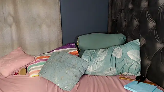 SultryBusty online show from 15, 1, 2025