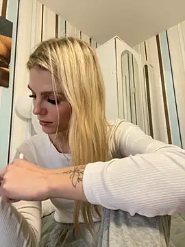 Snapshot of Liya_my chatting on 8, 10, 2025 Liya my online show from 8, 10, 2025