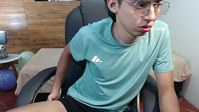 Snapshot of jhoellx chatting on 8, 10, 2025 jhoellx online show from 8, 10, 2025