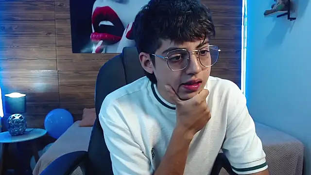 Snapshot of jhoellx chatting on 15, 10, 2025 jhoellx online show from 15, 10, 2025