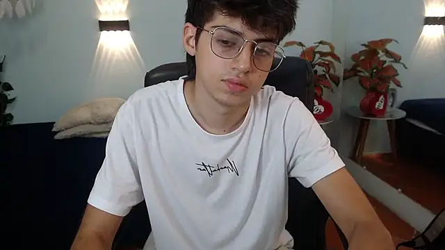 Snapshot of jhoellx chatting on 28, 10, 2025 jhoellx online show from 28, 10, 2025