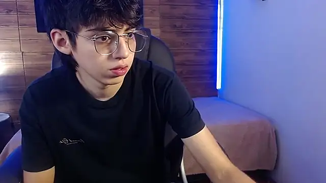 Snapshot of jhoellx chatting on 11, 11, 2025 jhoellx online show from 11, 11, 2025