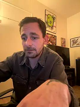 Snapshot of defbond420 chatting on 18, 10, 2025 defbond420 online show from 18, 10, 2025