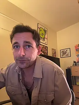 Snapshot of defbond420 chatting on 15, 11, 2025 defbond420 online show from 15, 11, 2025