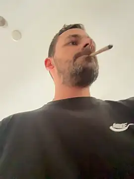 Snapshot of defbond420 chatting on 14, 12, 2025 defbond420 online show from 14, 12, 2025