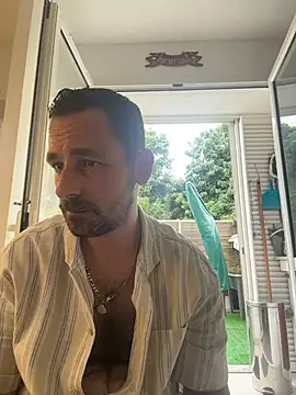 Snapshot of defbond420 chatting on 16, 12, 2025 defbond420 online show from 16, 12, 2025