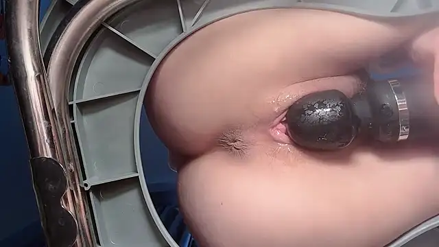 Snapshot of Krismil3 chatting on 15, 11, 2025 Krismil3 online show from 15, 11, 2025