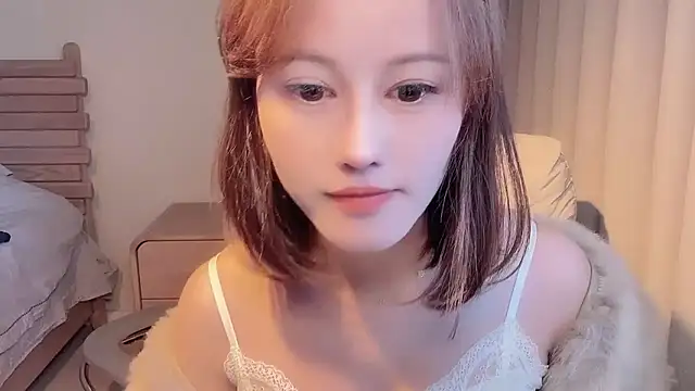 Snapshot of Krismil3 chatting on 3, 12, 2025 Krismil3 online show from 3, 12, 2025