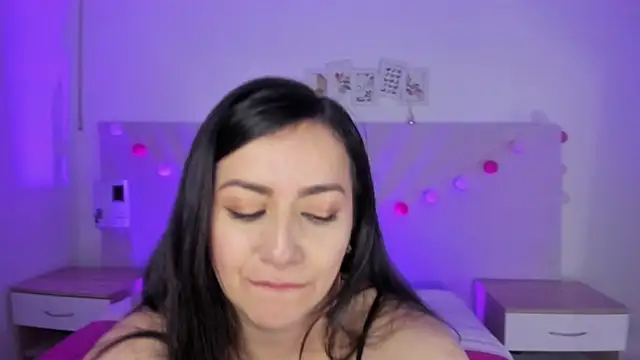 Kimkalifa  online show from 7, 2, 2025