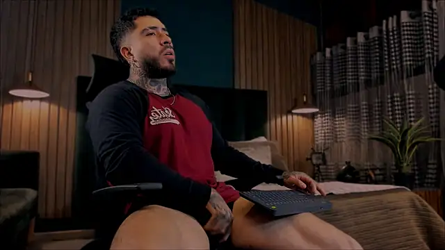 LeoSalvatore  online show from 8, 2, 2025