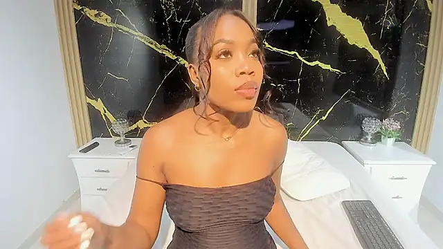 CarlieLyn online show from 4, 3, 2026