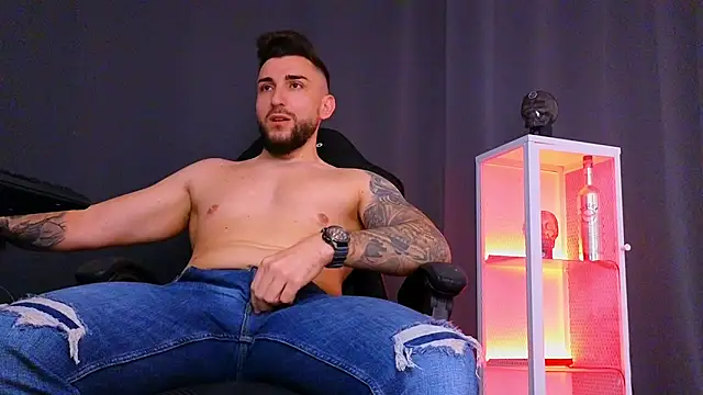 MightyAaron66 online show from 8, 2, 2025